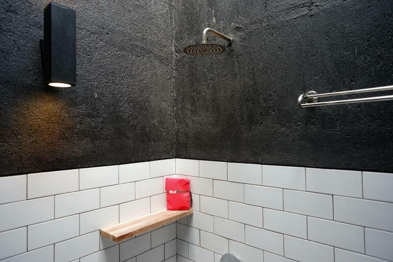 Reddoorz @ Jalan Raya Semat Canggu Vandrarhem Bali Exteriör bild