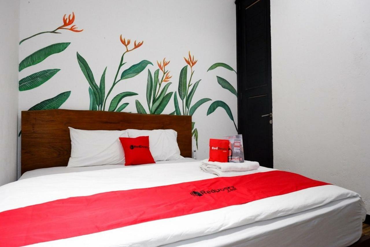 Reddoorz @ Jalan Raya Semat Canggu Vandrarhem Bali Exteriör bild