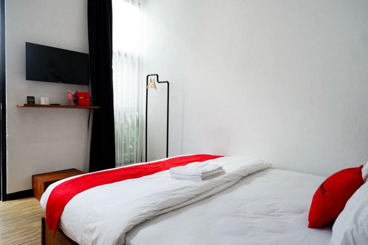 Reddoorz @ Jalan Raya Semat Canggu Vandrarhem Bali Exteriör bild